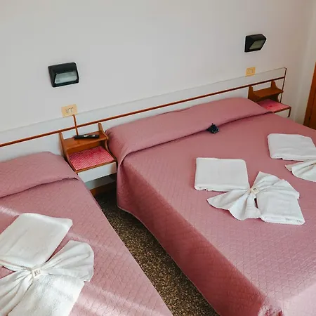 Lea Completa Hotel 2*